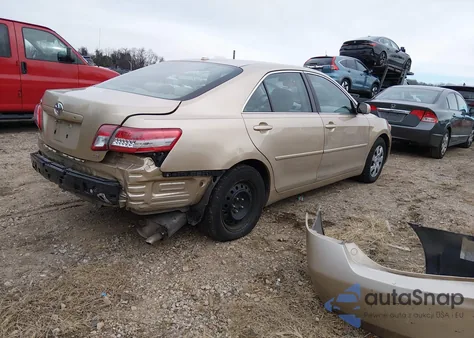 2011 Toyota Camry Le z USA, uszkodzony, nr VIN 4T1BF3EK2BU619127